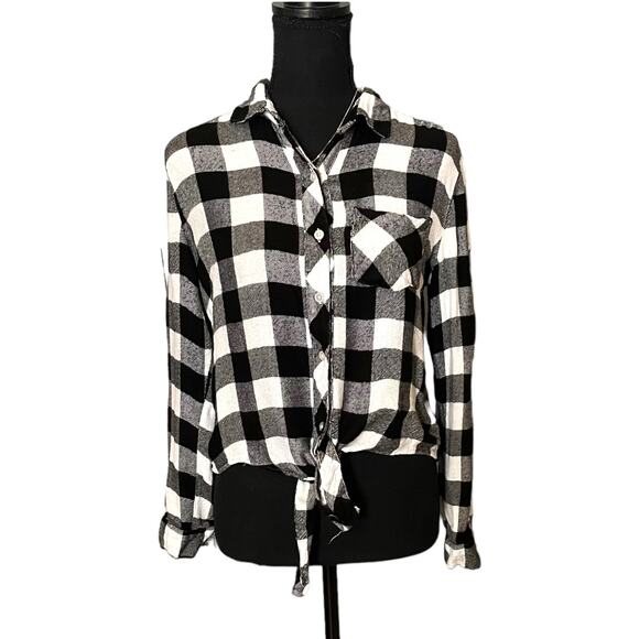 3/$15 Harper Heritage Black and White Plaid Button Down Long Sleeve Fall Blouse - Picture 1 of 6